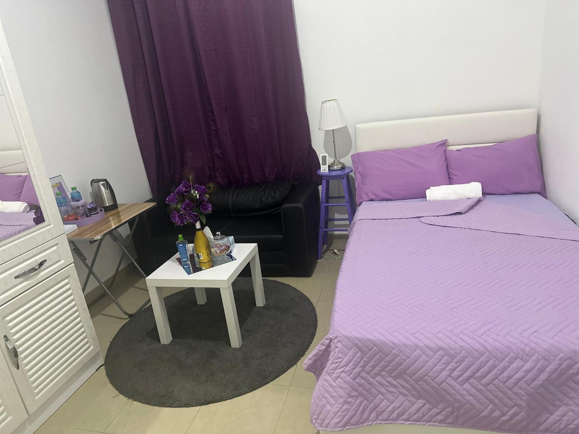 The Purple Place Apartment อาบูดาบี ภายนอก รูปภาพ